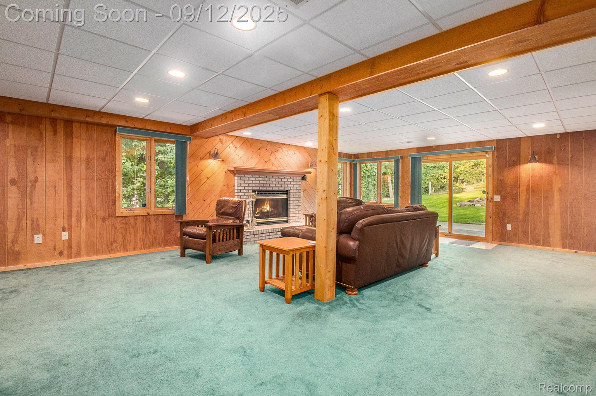 Oakland Charter Township, Michigan 48363, United States, 3 Bedrooms Bedrooms, ,4 BathroomsBathrooms,Residential,Pending,207169