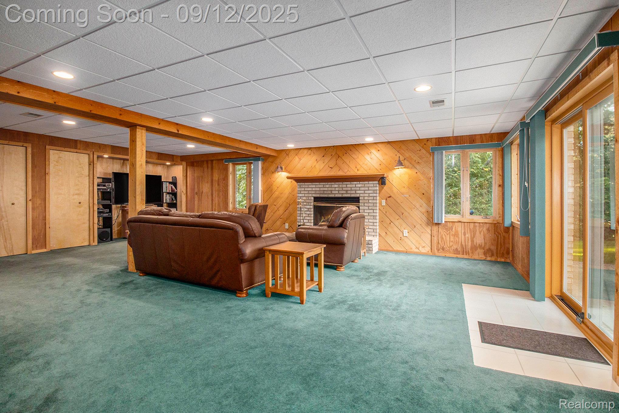 Oakland Charter Township, Michigan 48363, United States, 3 Bedrooms Bedrooms, ,4 BathroomsBathrooms,Residential,Pending,207169