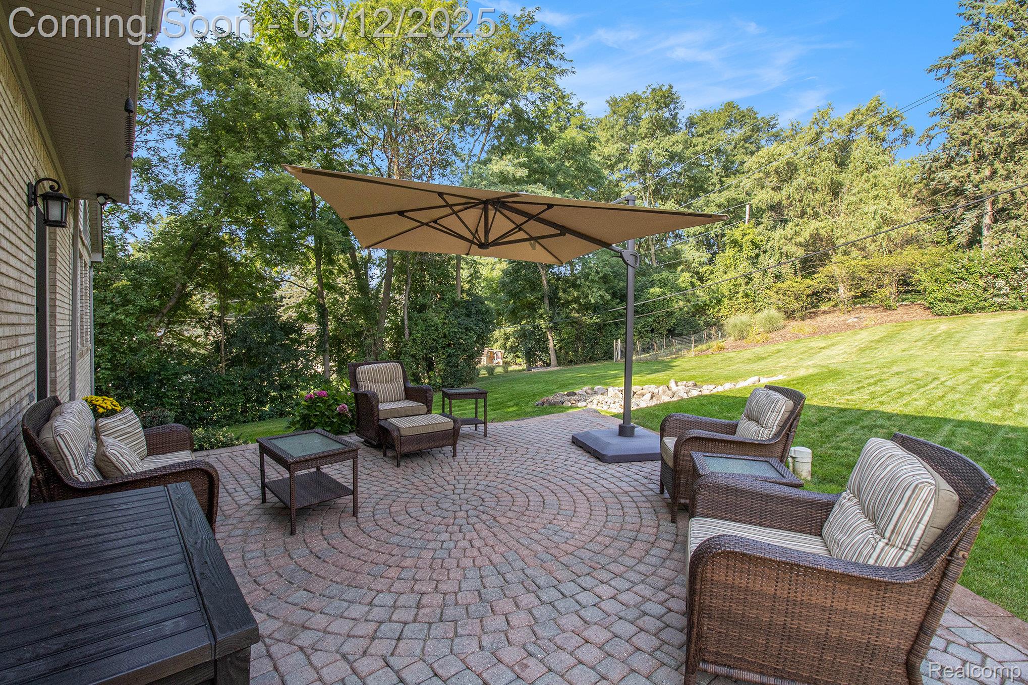 Oakland Charter Township, Michigan 48363, United States, 3 Bedrooms Bedrooms, ,4 BathroomsBathrooms,Residential,Pending,207169