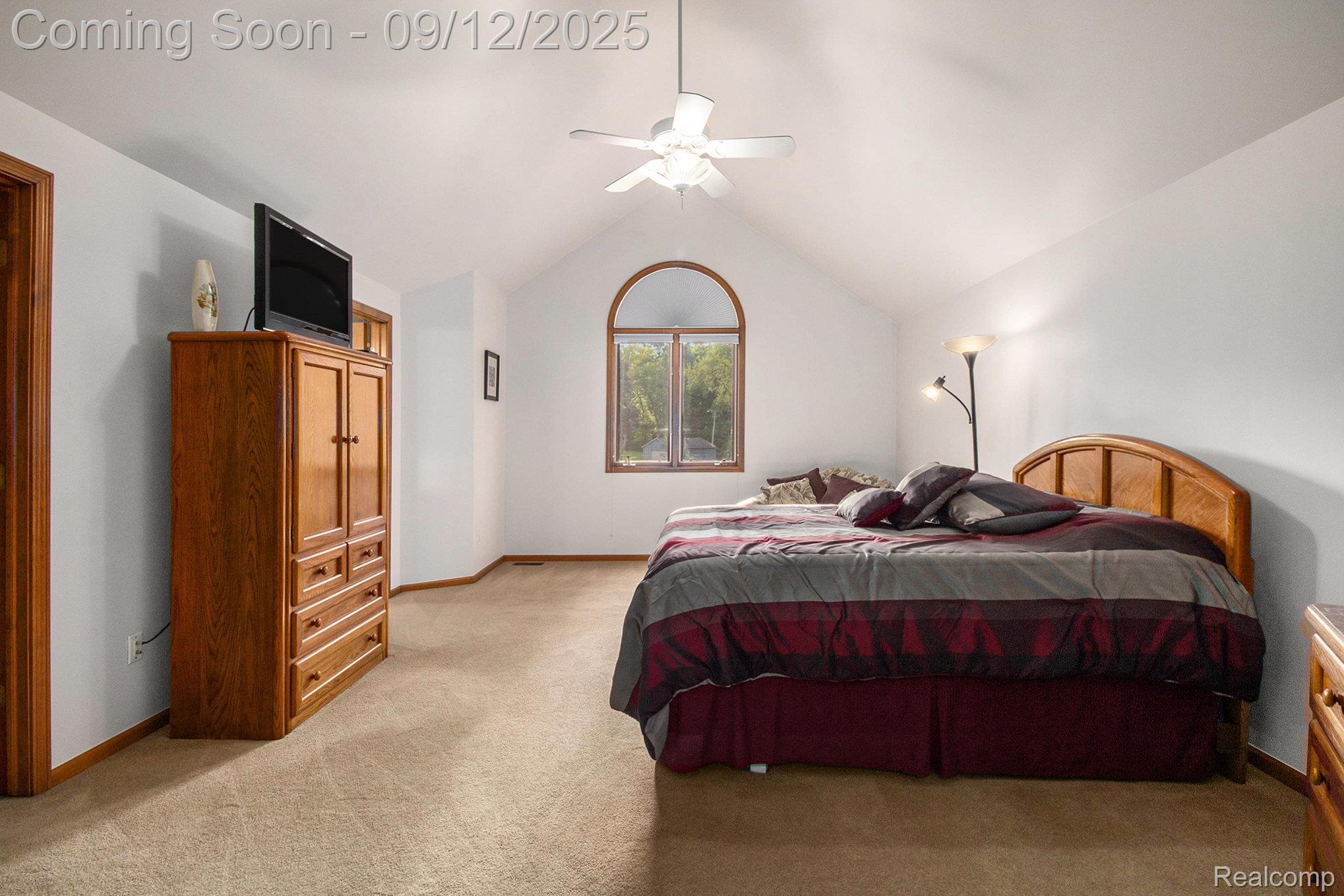 Oakland Charter Township, Michigan 48363, United States, 3 Bedrooms Bedrooms, ,4 BathroomsBathrooms,Residential,Pending,207169