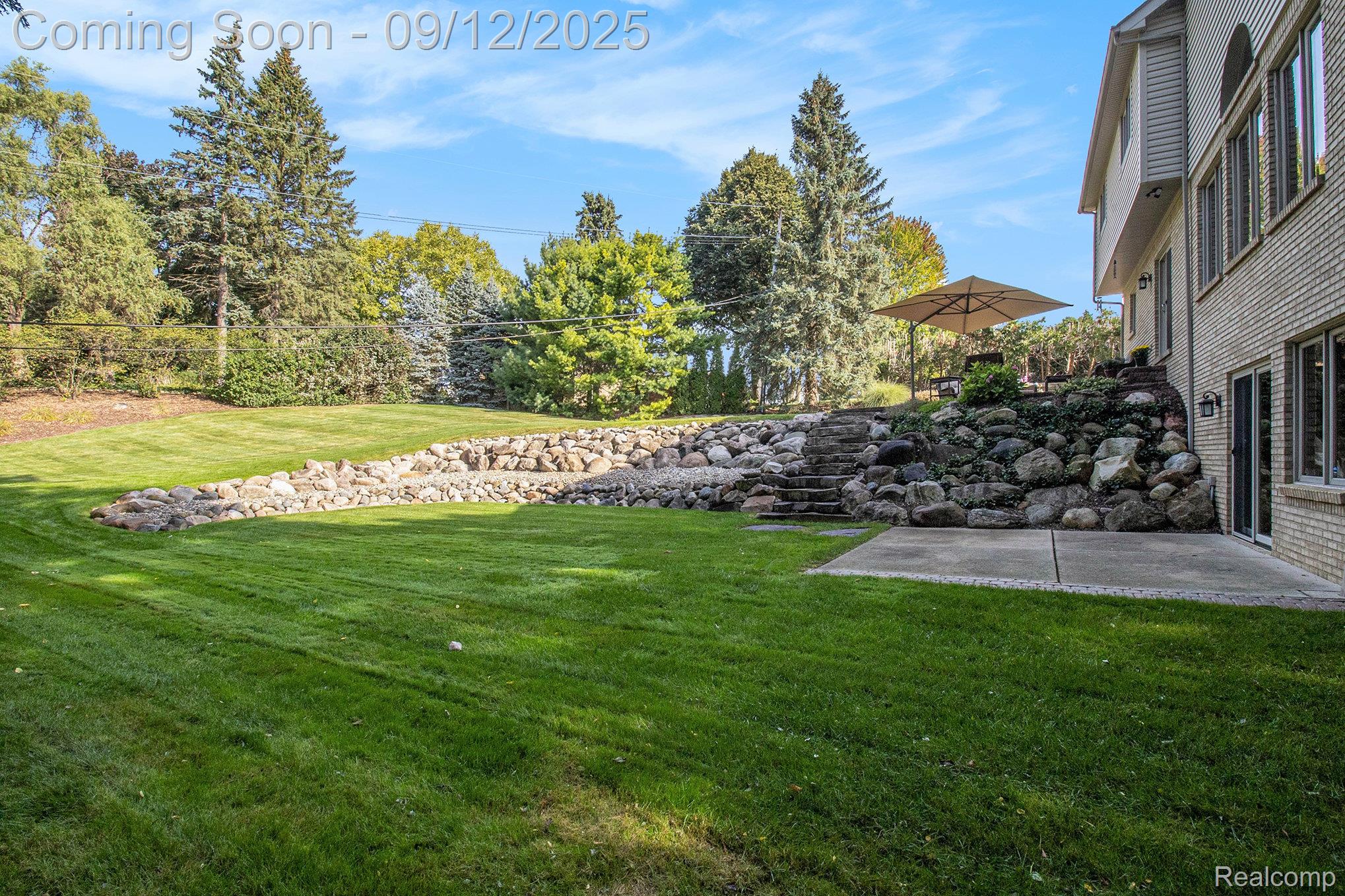 Oakland Charter Township, Michigan 48363, United States, 3 Bedrooms Bedrooms, ,4 BathroomsBathrooms,Residential,Pending,207169