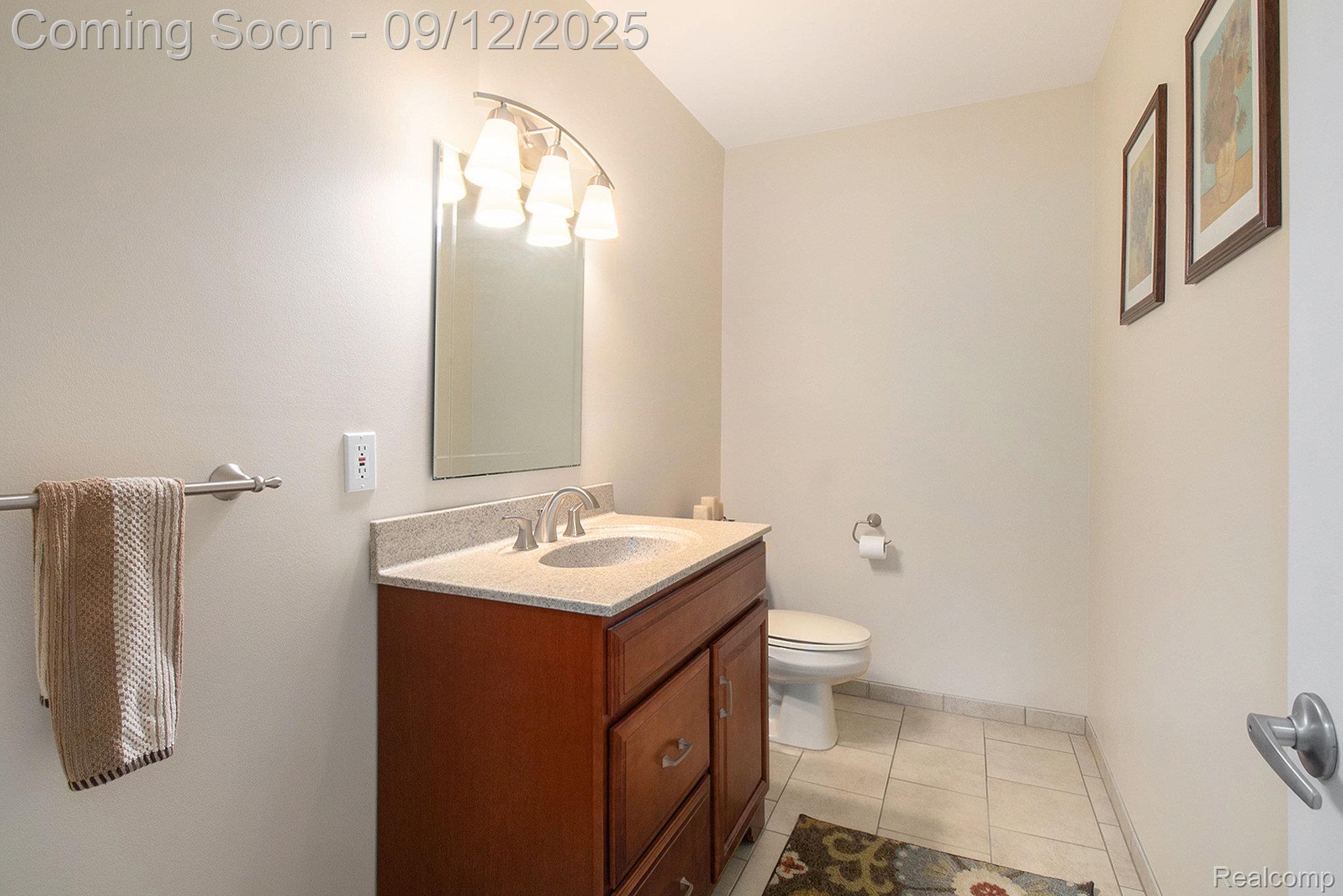 Oakland Charter Township, Michigan 48363, United States, 3 Bedrooms Bedrooms, ,4 BathroomsBathrooms,Residential,Pending,207169