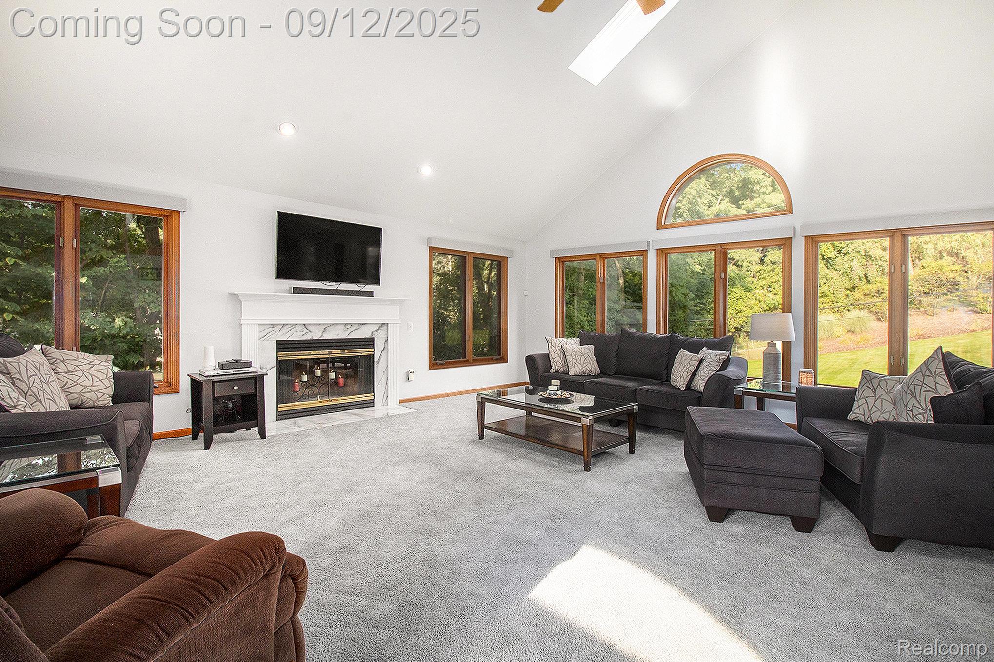 Oakland Charter Township, Michigan 48363, United States, 3 Bedrooms Bedrooms, ,4 BathroomsBathrooms,Residential,Pending,207169