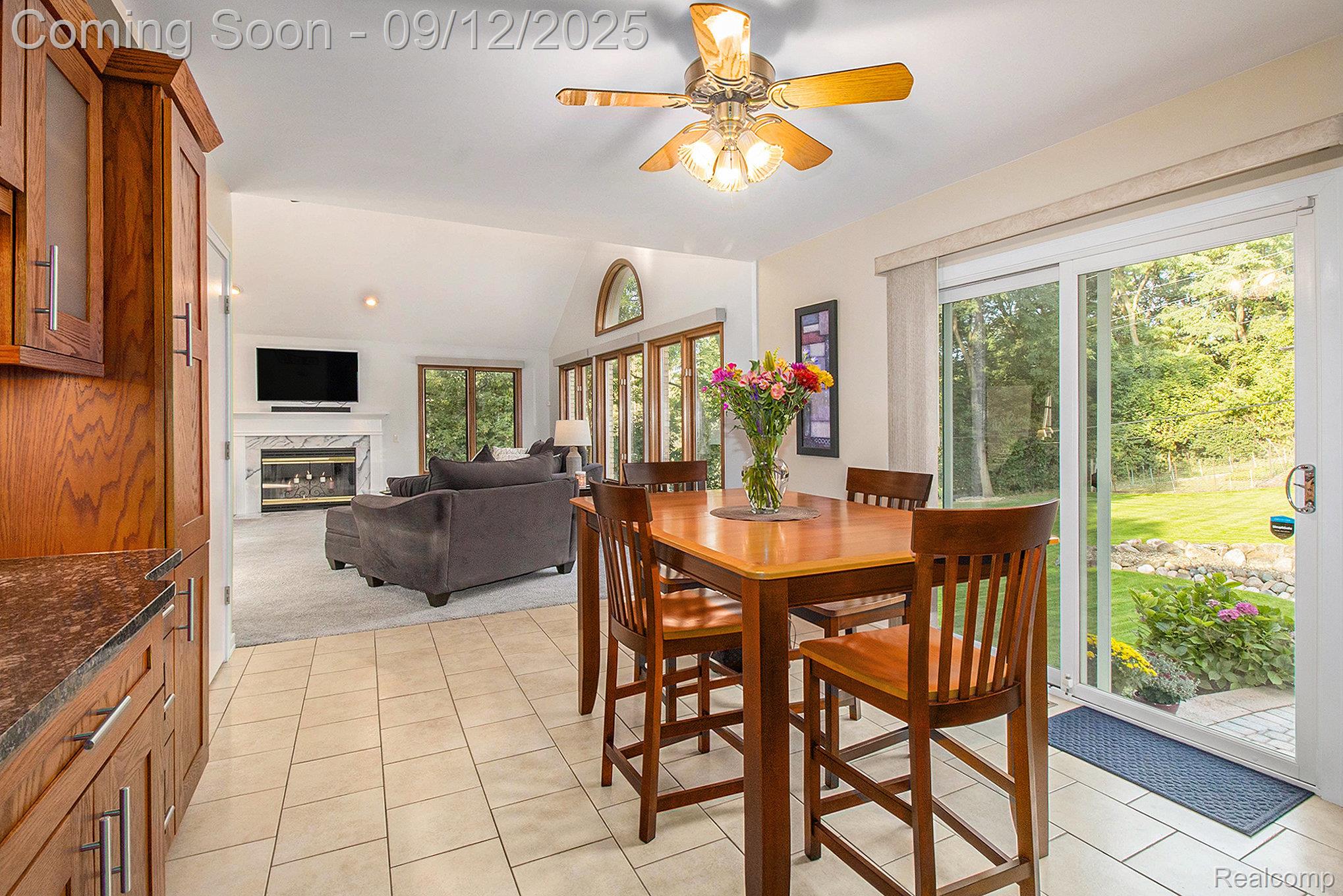 Oakland Charter Township, Michigan 48363, United States, 3 Bedrooms Bedrooms, ,4 BathroomsBathrooms,Residential,Pending,207169