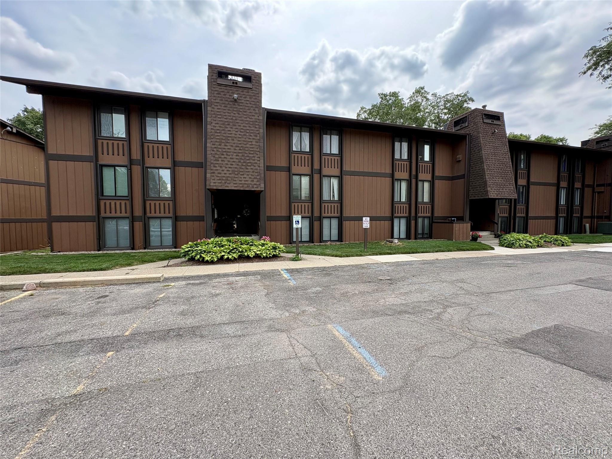 1736 Grove Road 102