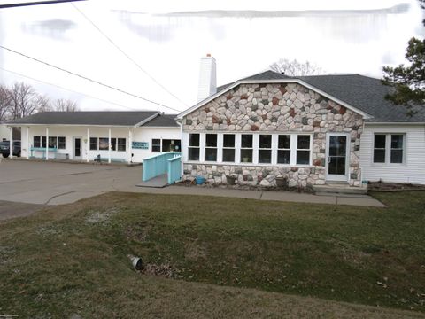 8622 Dixie Highway Ira Township MI 48023