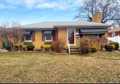 17619 Sprenger Avenue Eastpointe City MI 48021