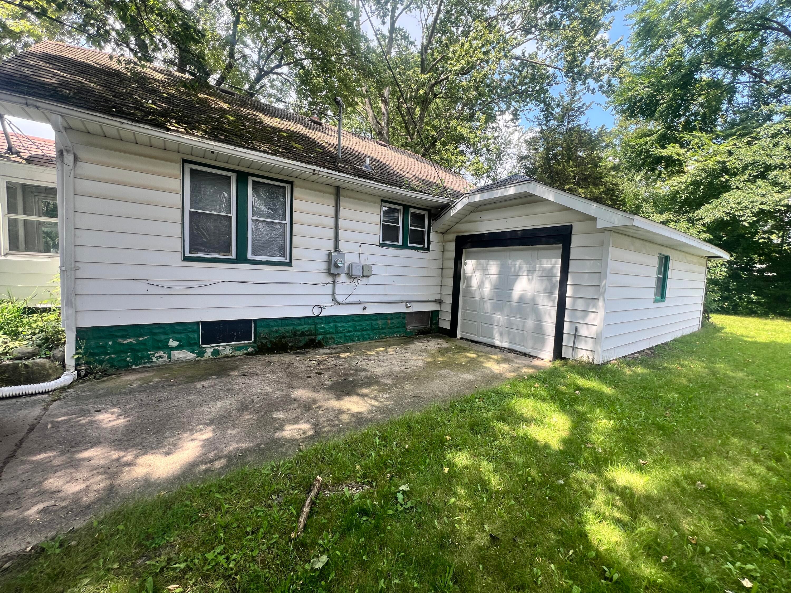 705 Poplar Street