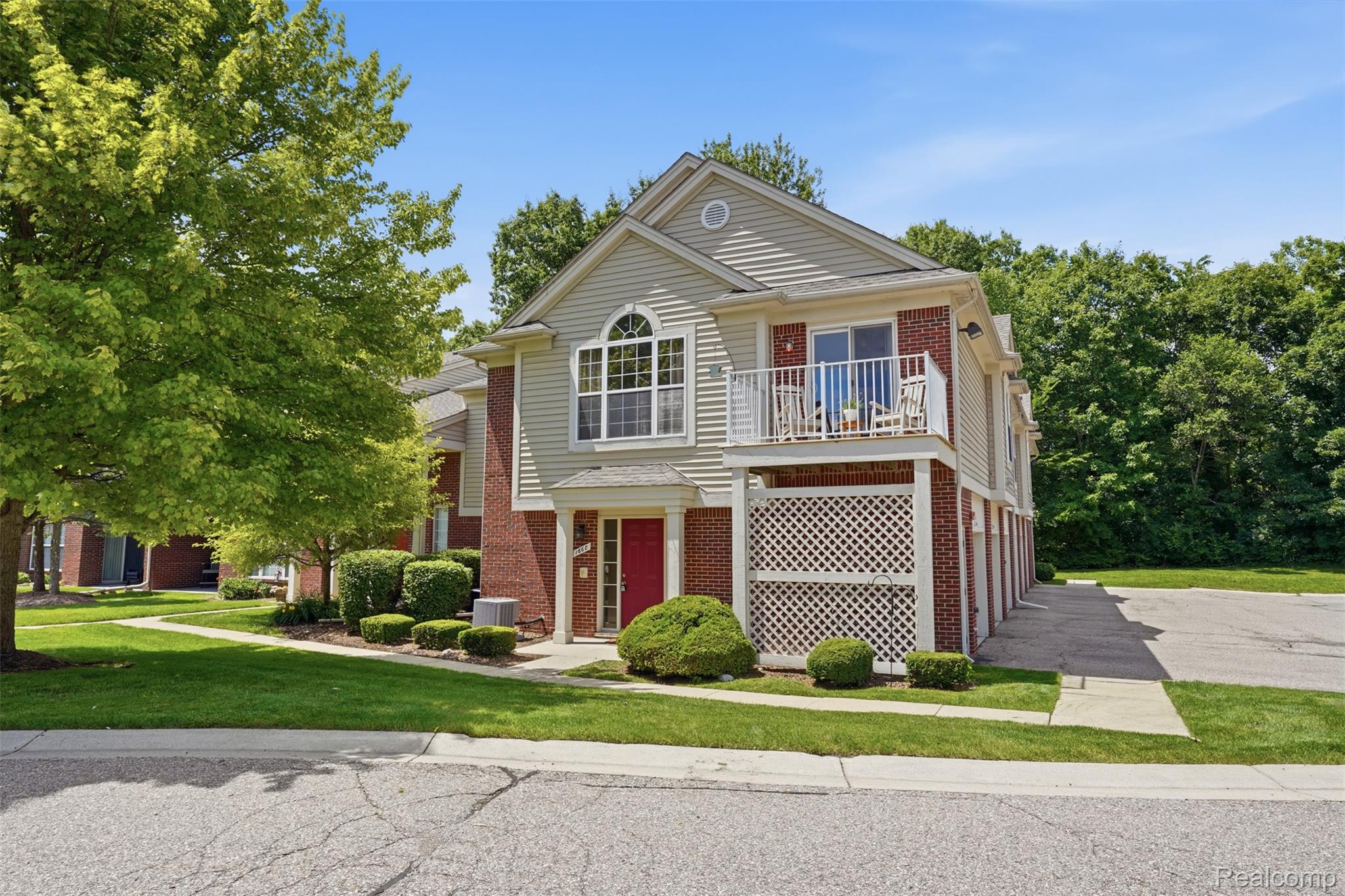 1668 Deepwood Circle