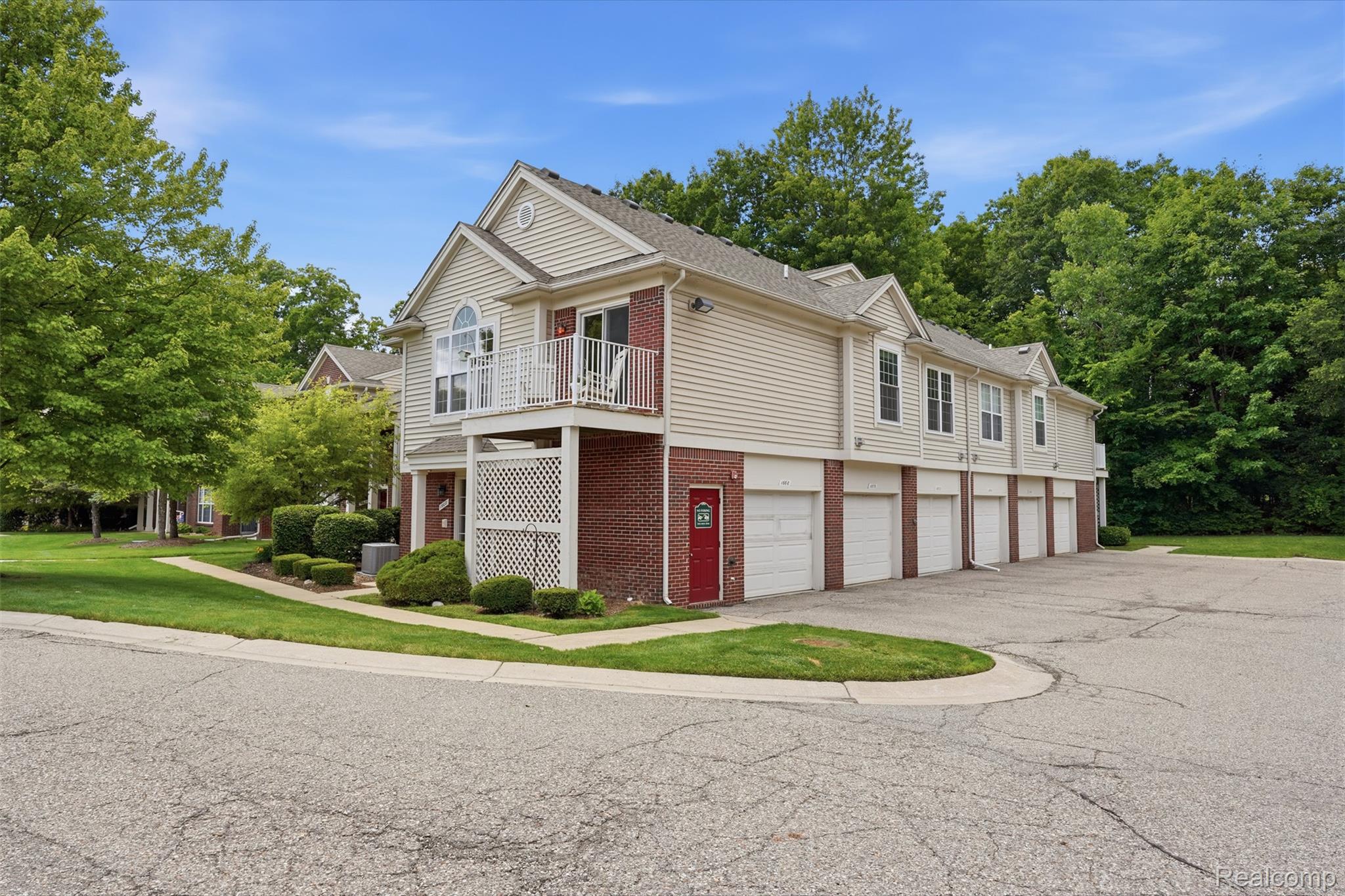 1668 Deepwood Circle