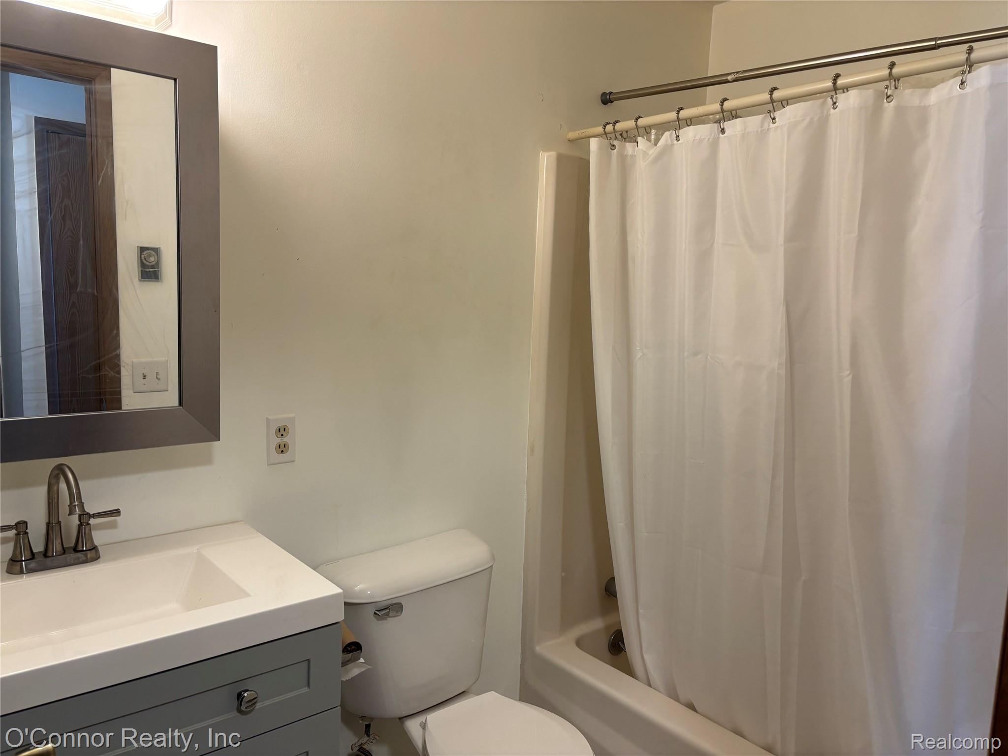 1975 Michigan Avenue