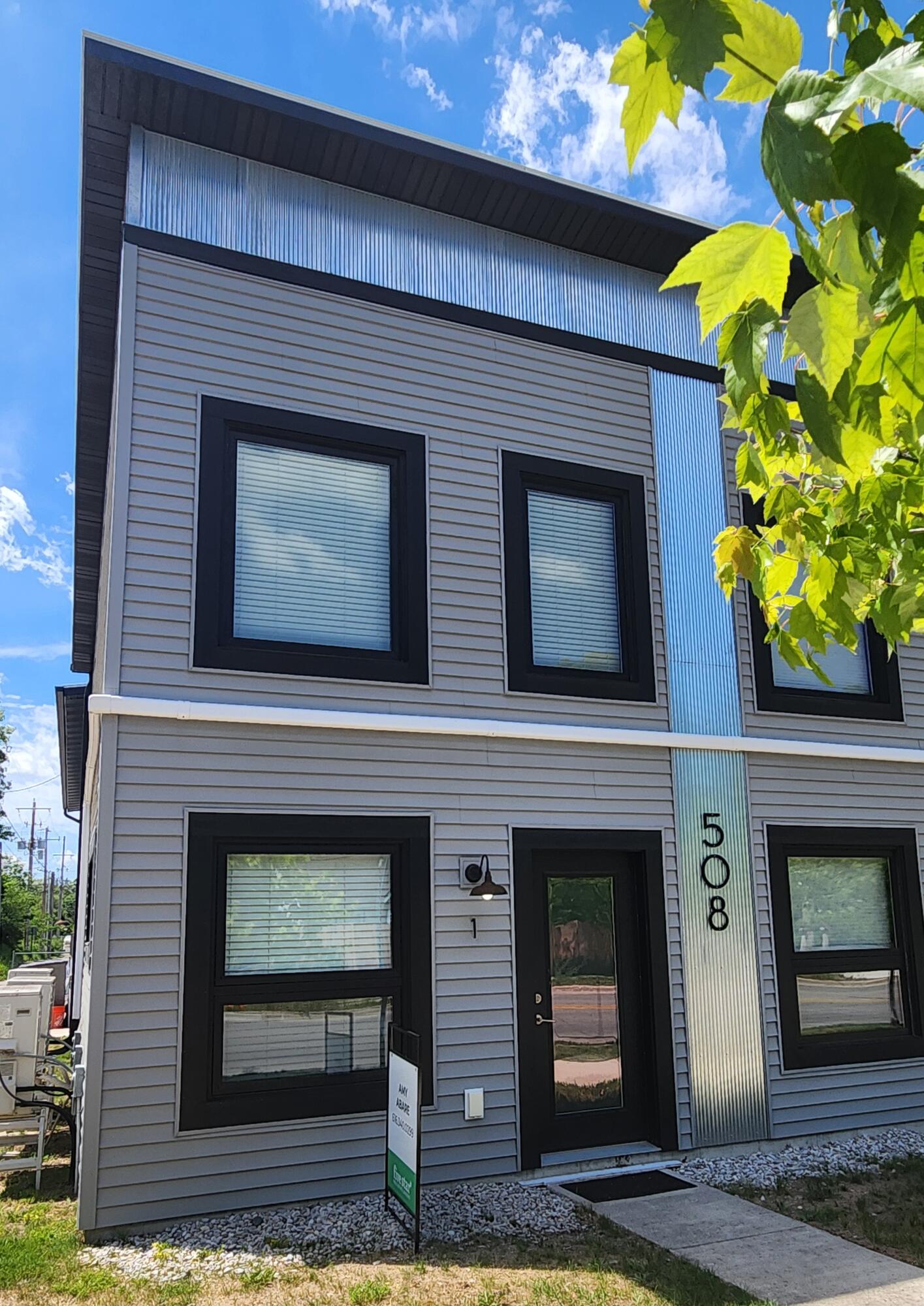 508 Hastings Street 1