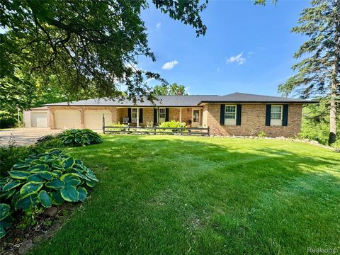 12189 DENTONVIEW Drive Tyrone Township MI 48430