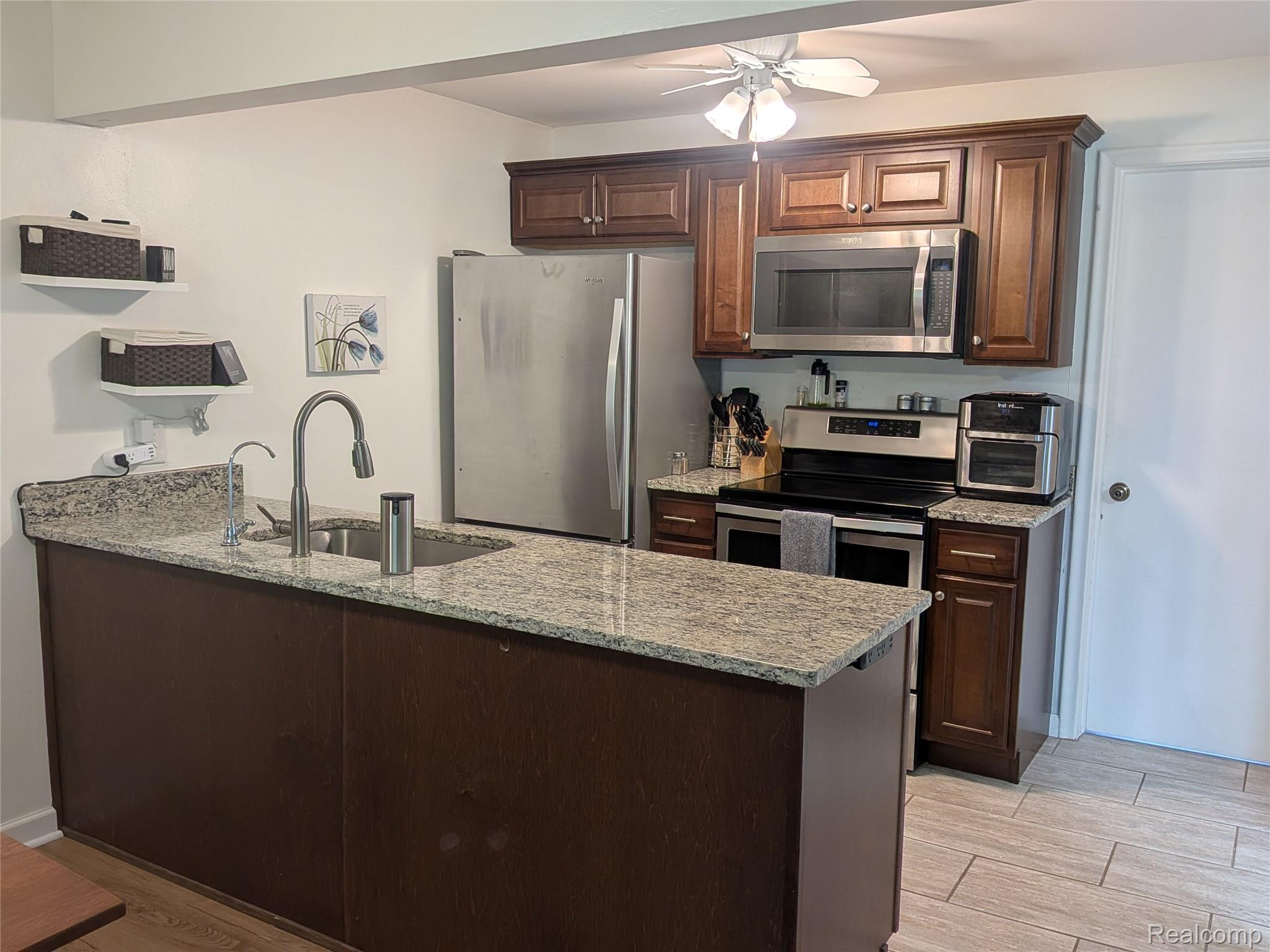 995 N Cass Lake Road 218