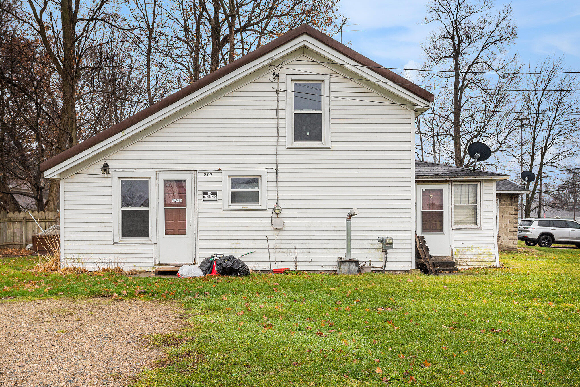 207 S Capital Avenue