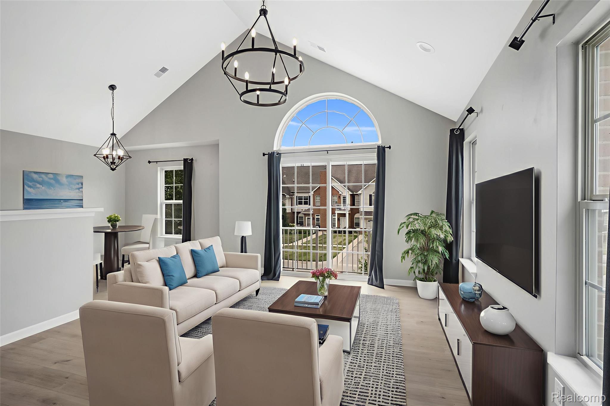 606 Olde English Circle