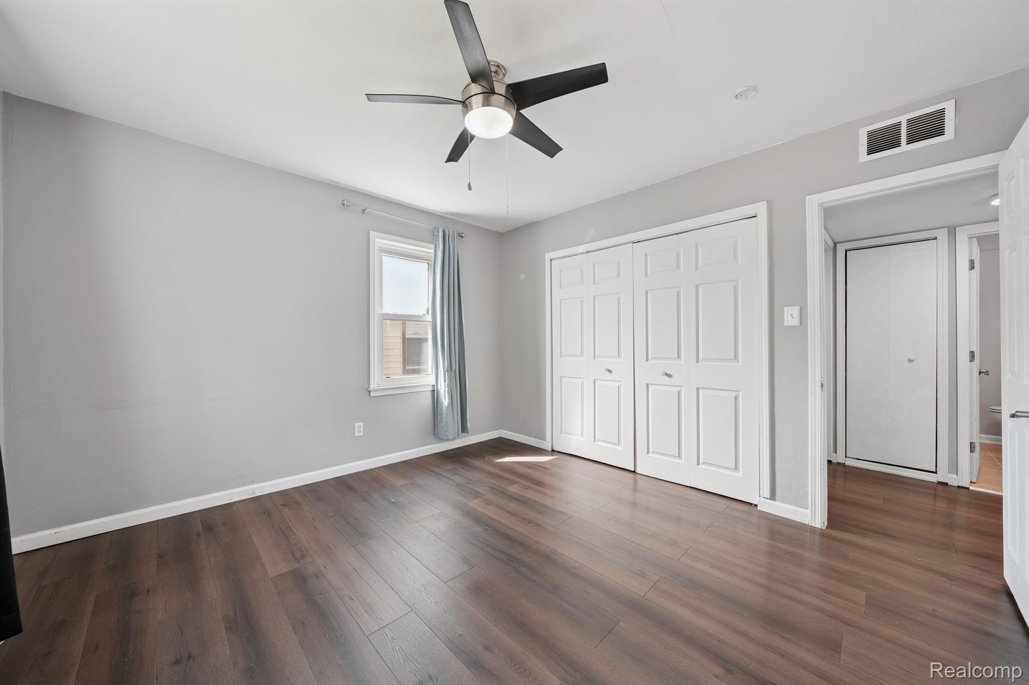 Madison Heights City, Michigan 48071, United States, 3 Bedrooms Bedrooms, ,2 BathroomsBathrooms,Residential,Pending,209851