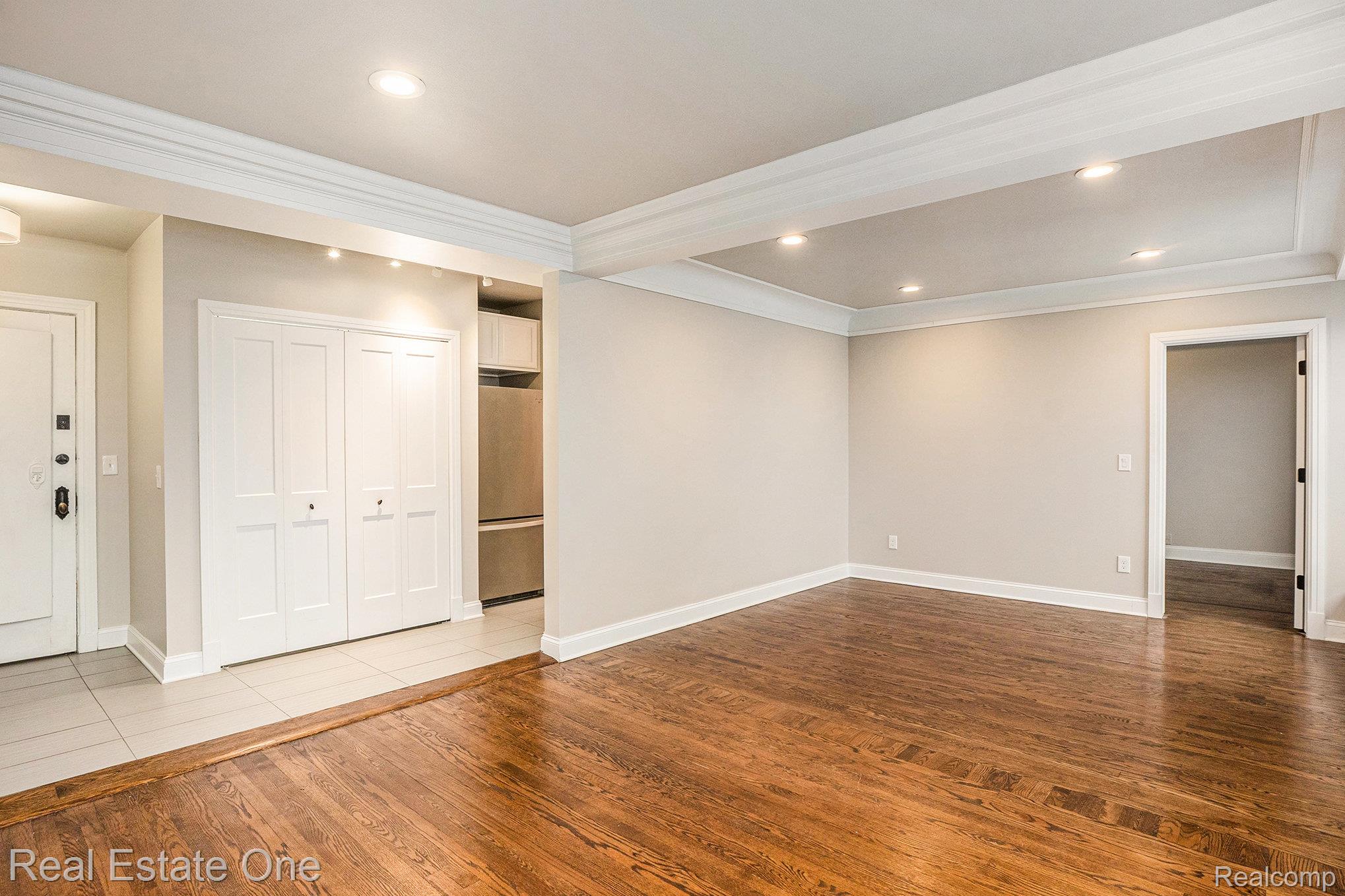 15 E Kirby Street 1125