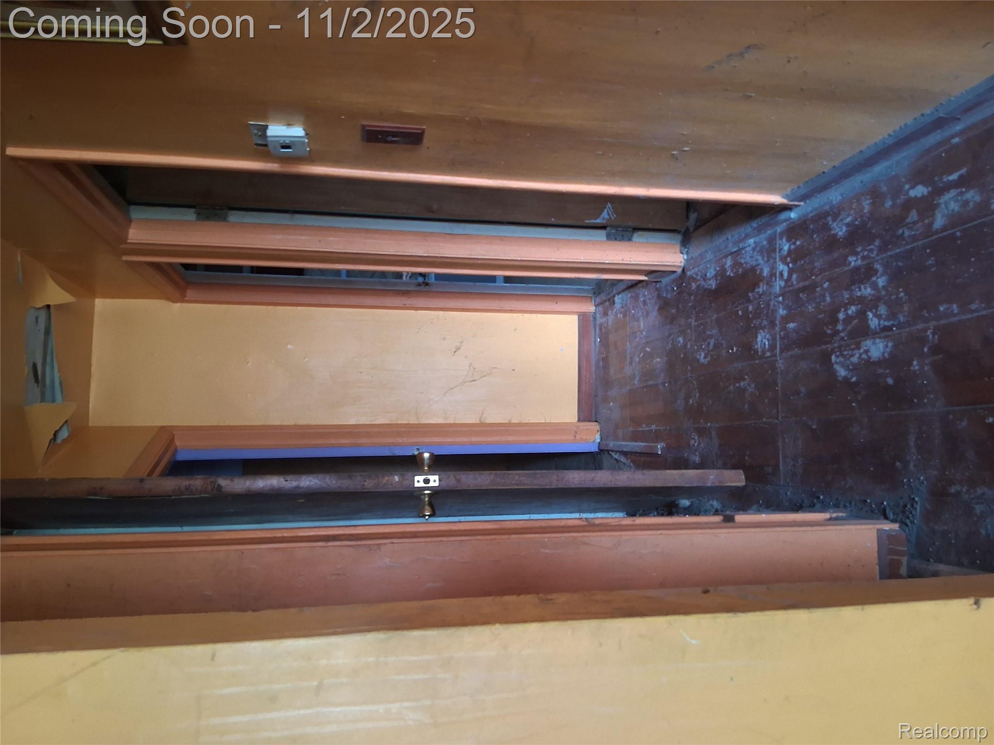 709 E MARGARET Street