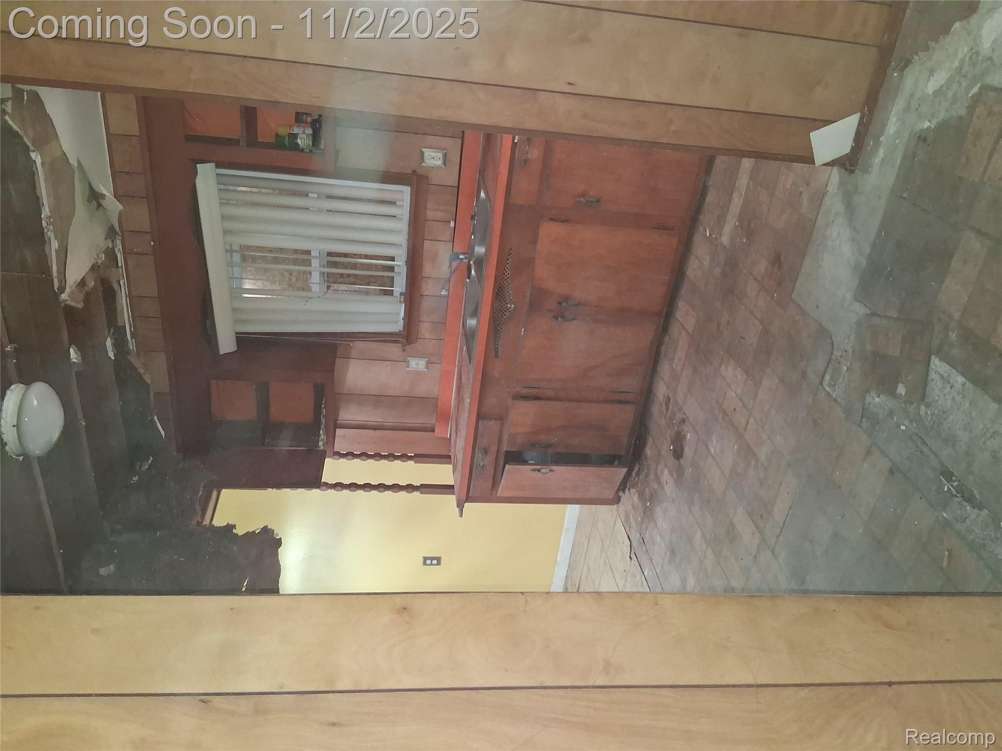 709 E MARGARET Street