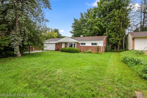 Photo of 90 Lorberta Lane, Waterford Charter Township, MI 48328 (MLS # 20261076797)