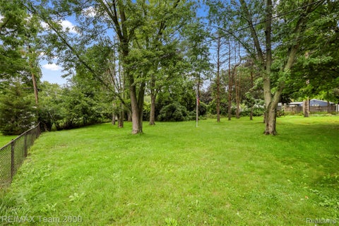 Tiny photo for 90 Lorberta Lane, Waterford Charter Township, MI 48328 (MLS # 20261076797)