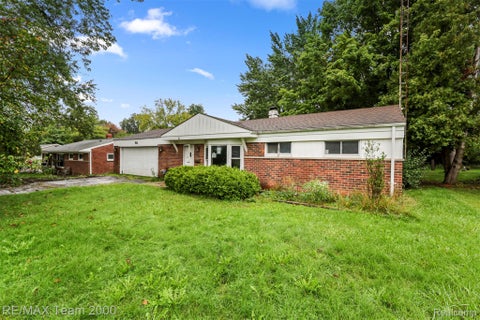 Tiny photo for 90 Lorberta Lane, Waterford Charter Township, MI 48328 (MLS # 20261076797)