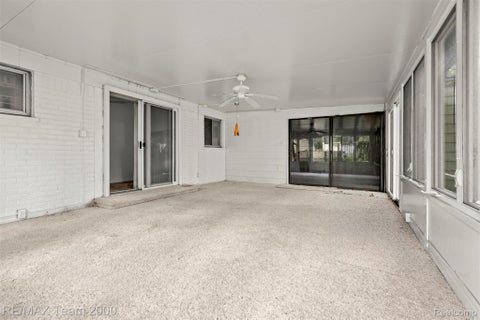 Tiny photo for 90 Lorberta Lane, Waterford Charter Township, MI 48328 (MLS # 20261076797)