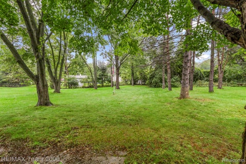 Tiny photo for 90 Lorberta Lane, Waterford Charter Township, MI 48328 (MLS # 20261076797)