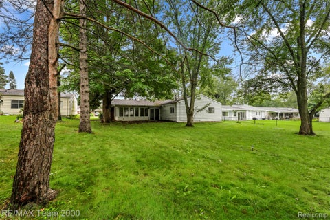 Tiny photo for 90 Lorberta Lane, Waterford Charter Township, MI 48328 (MLS # 20261076797)