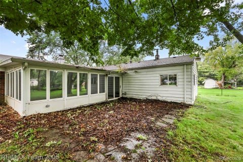 Tiny photo for 90 Lorberta Lane, Waterford Charter Township, MI 48328 (MLS # 20261076797)