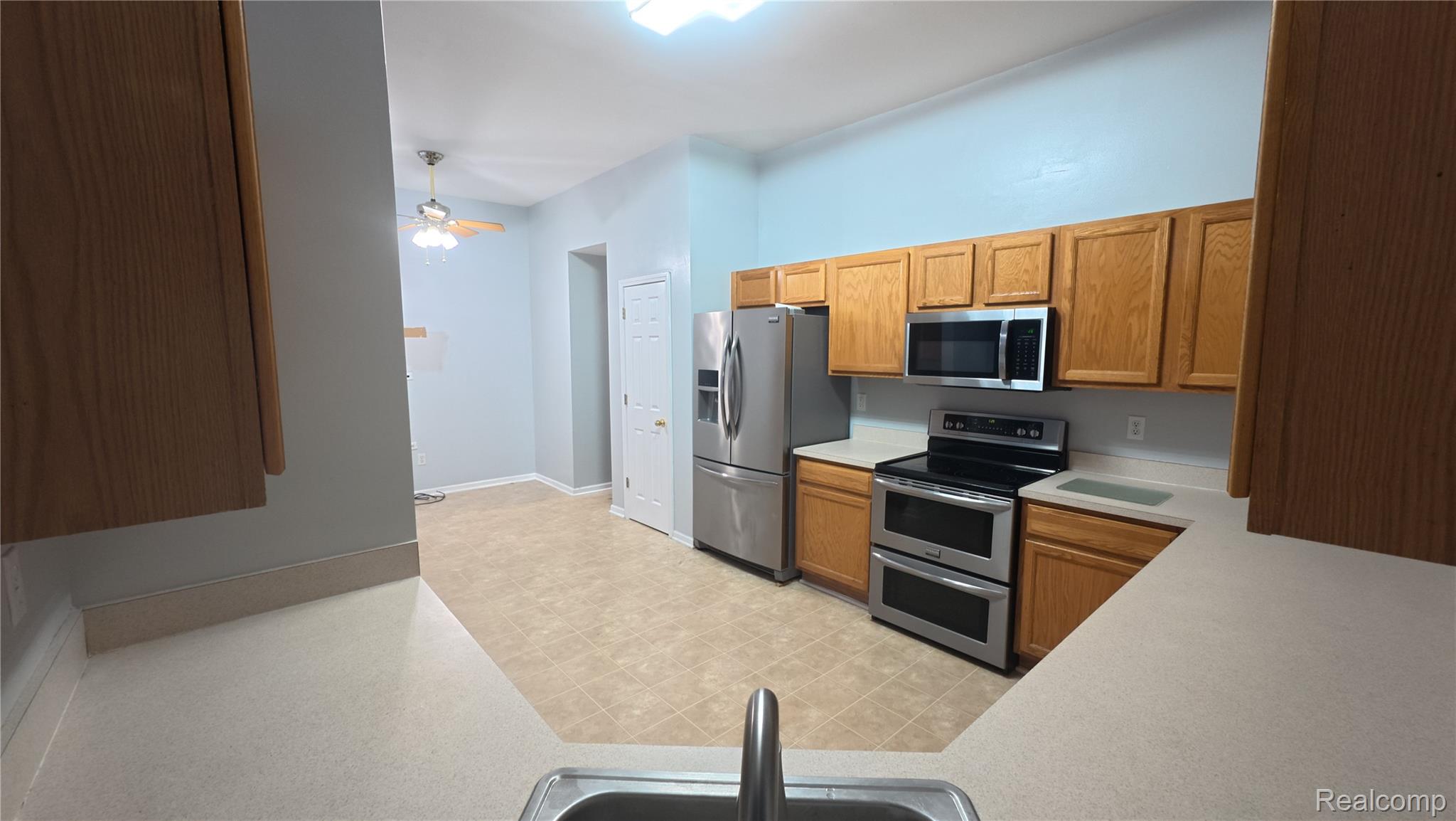 975 Watersedge Court