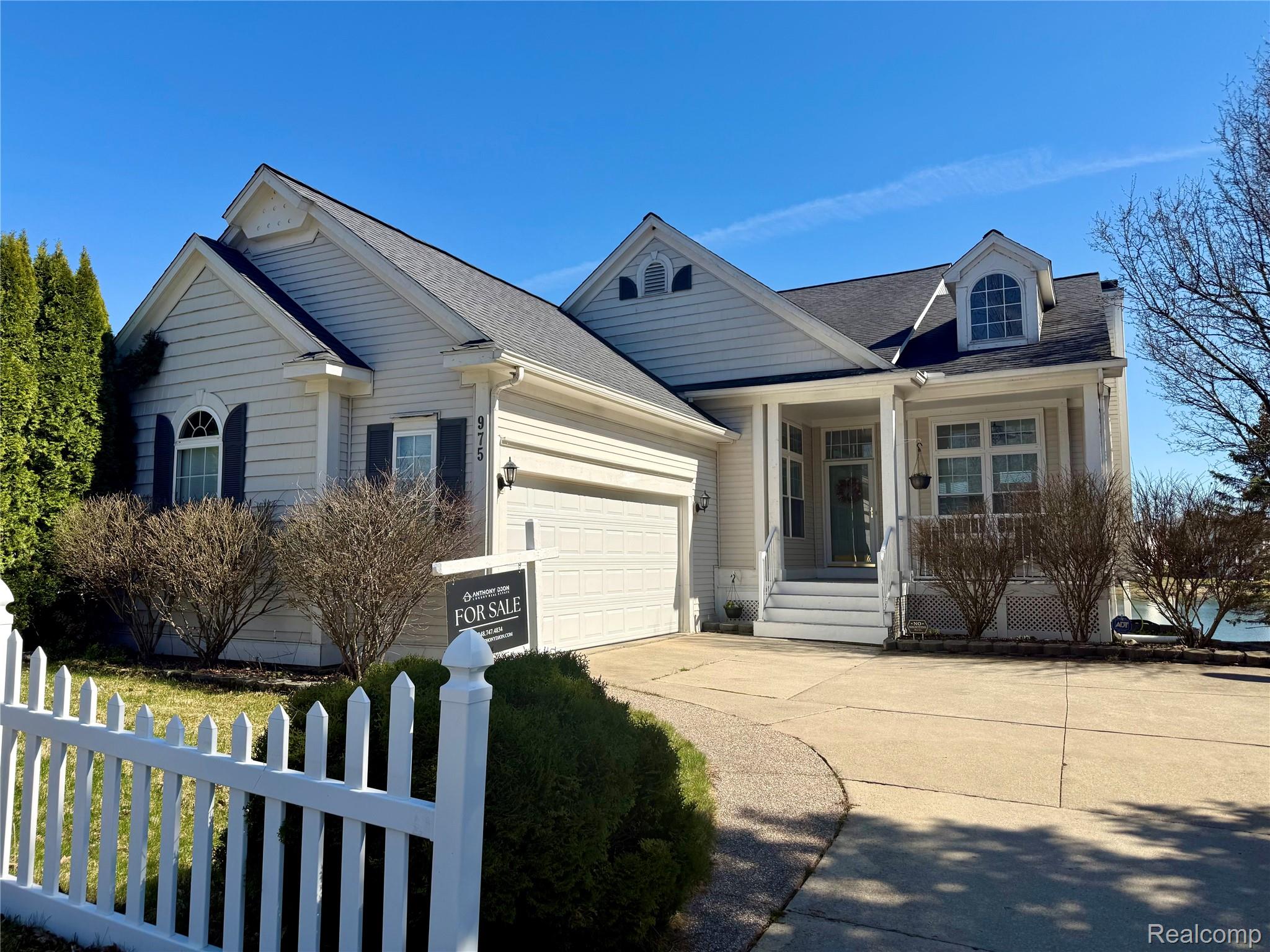 975 Watersedge Court