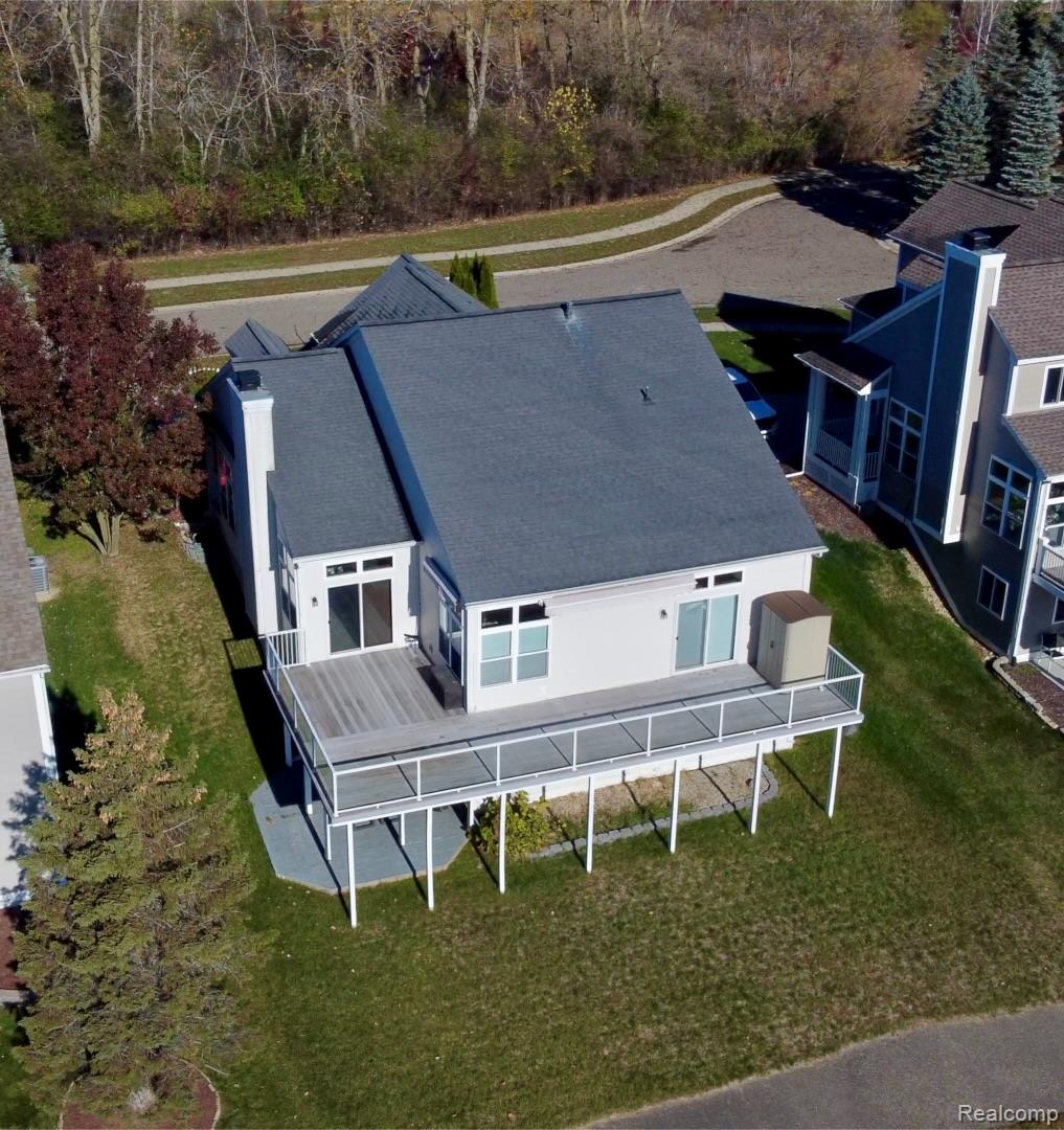 975 Watersedge Court