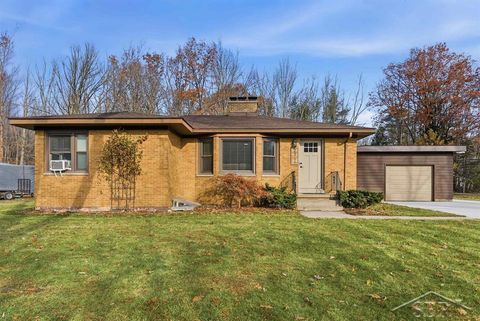 2311 E Ginter Road Midland Charter Township MI 48640