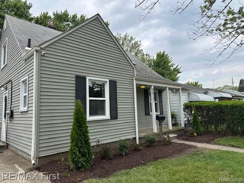Photo of 24707 SAXONY Avenue, Eastpointe City, MI 48021 (MLS # 20251042975)