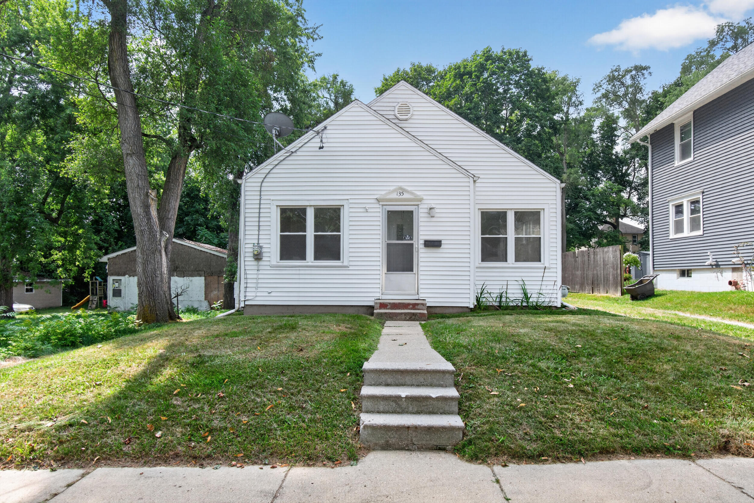 135 E Mansion