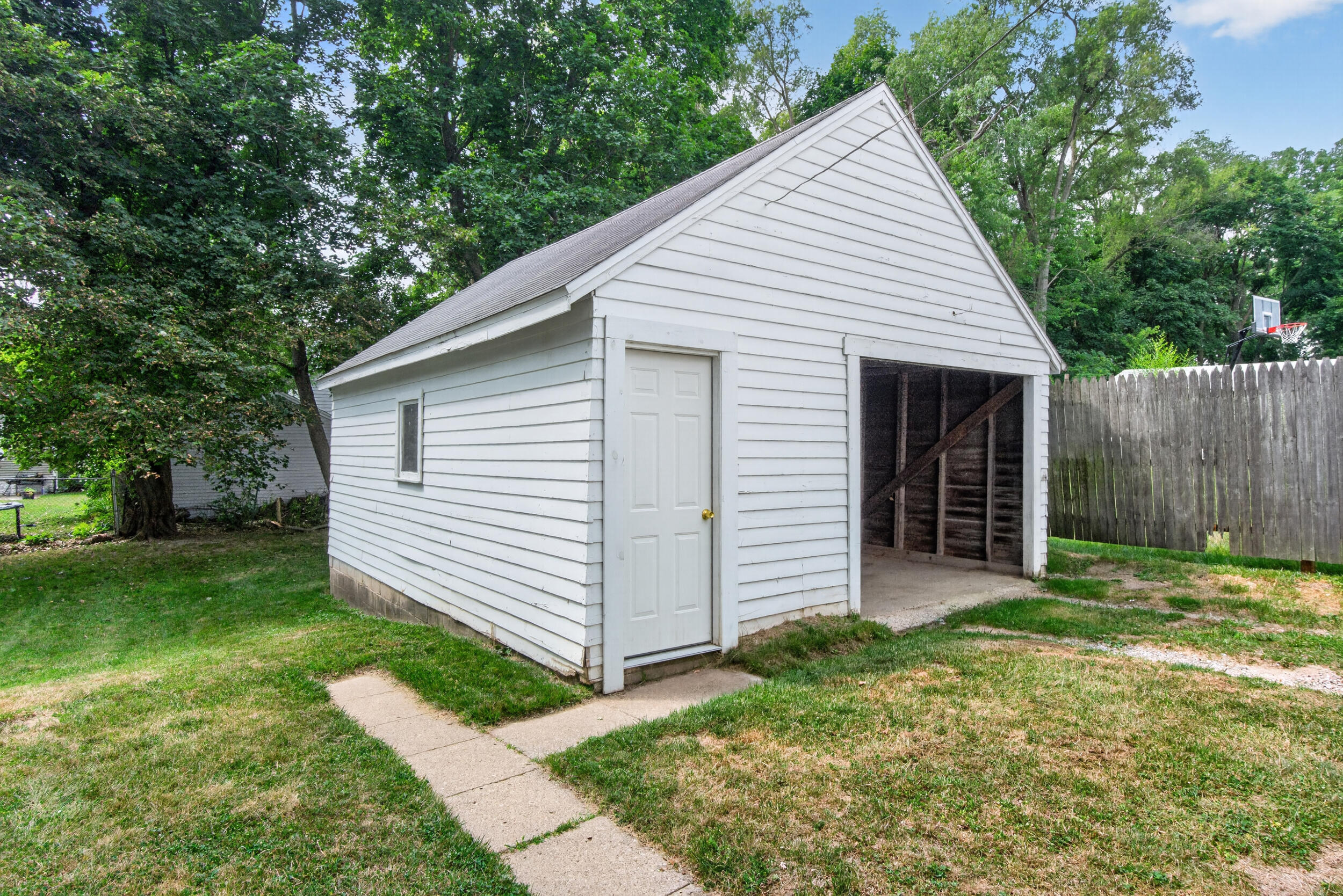 135 E Mansion