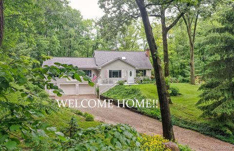 5124 Perryville Road Groveland Township MI 48442