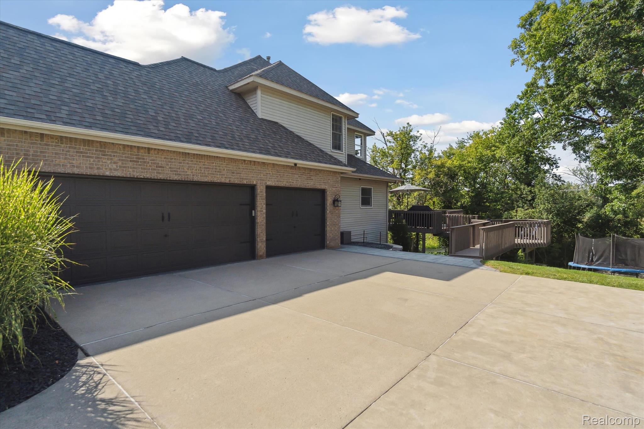 4348 Oak Tree Trail