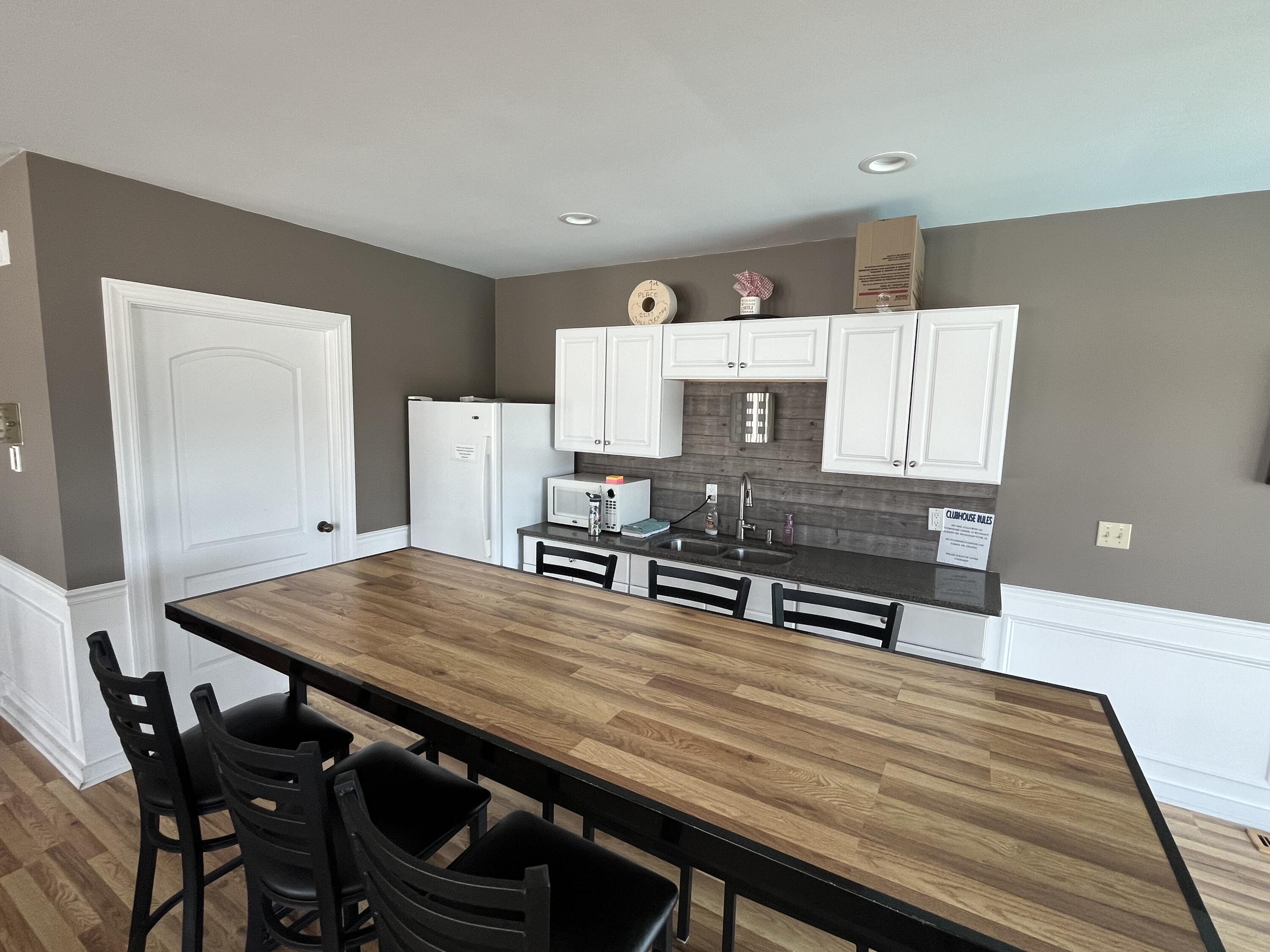 1000 Riverview Drive 11