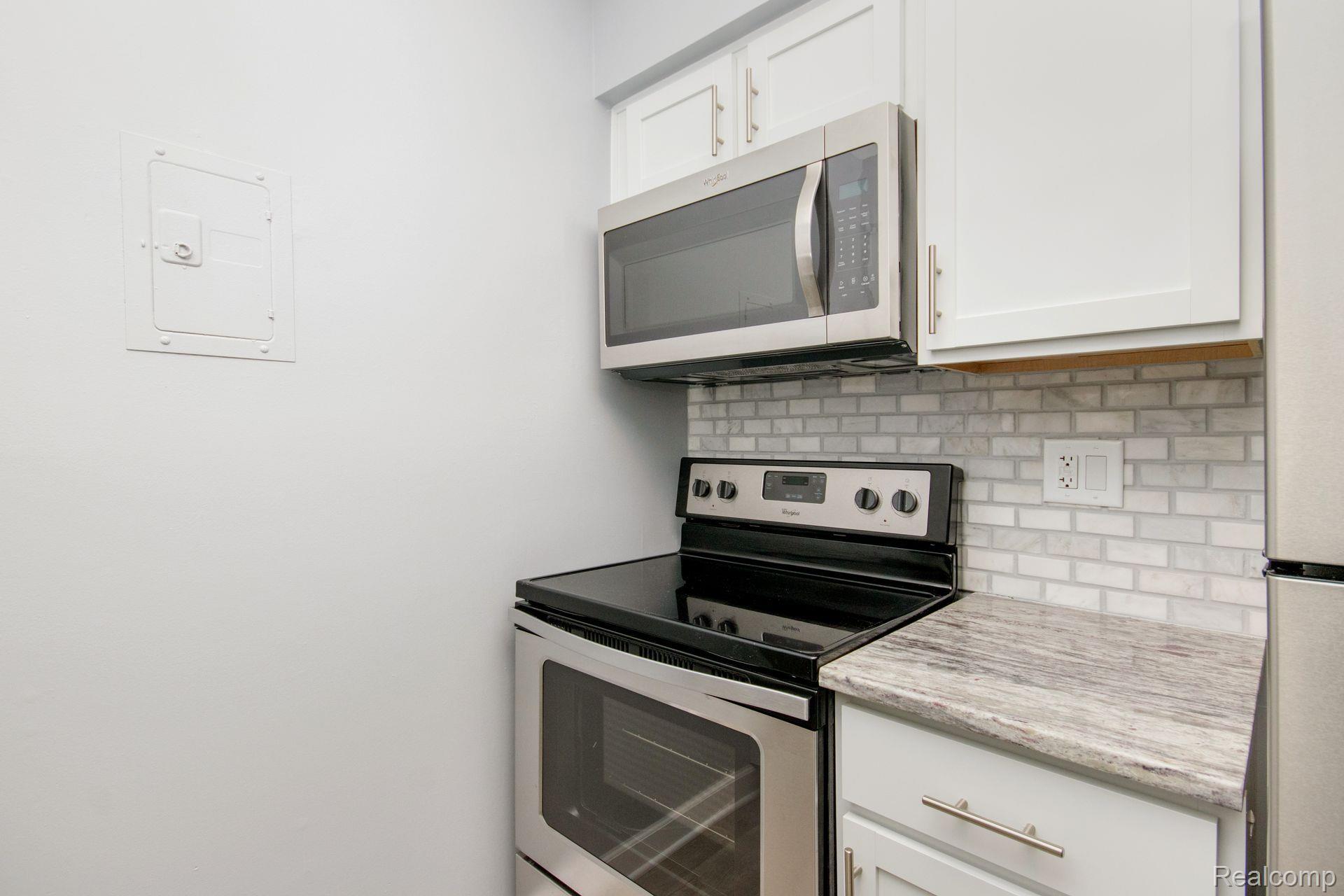 33302 Kingslane Court 4