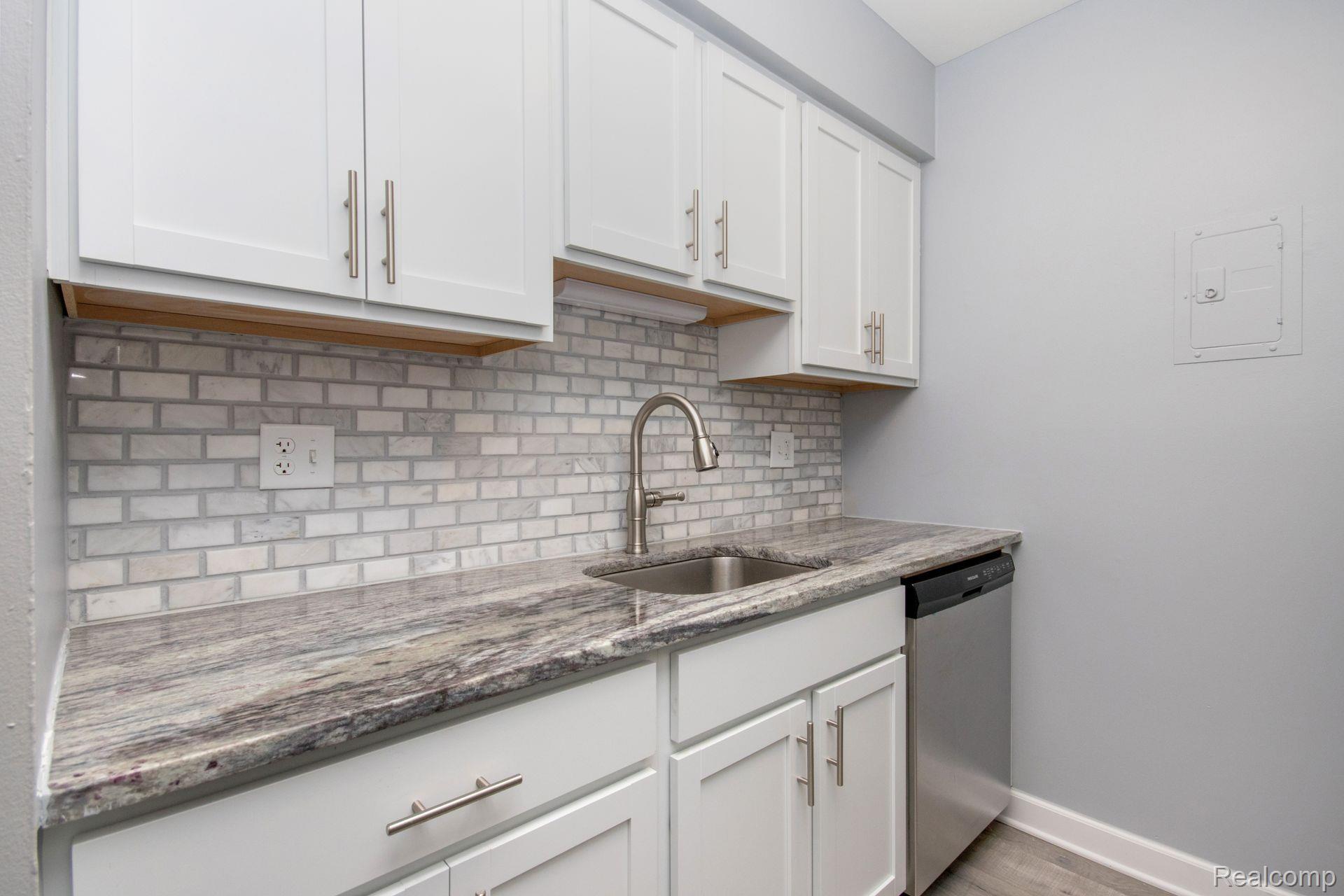 33302 Kingslane Court 4