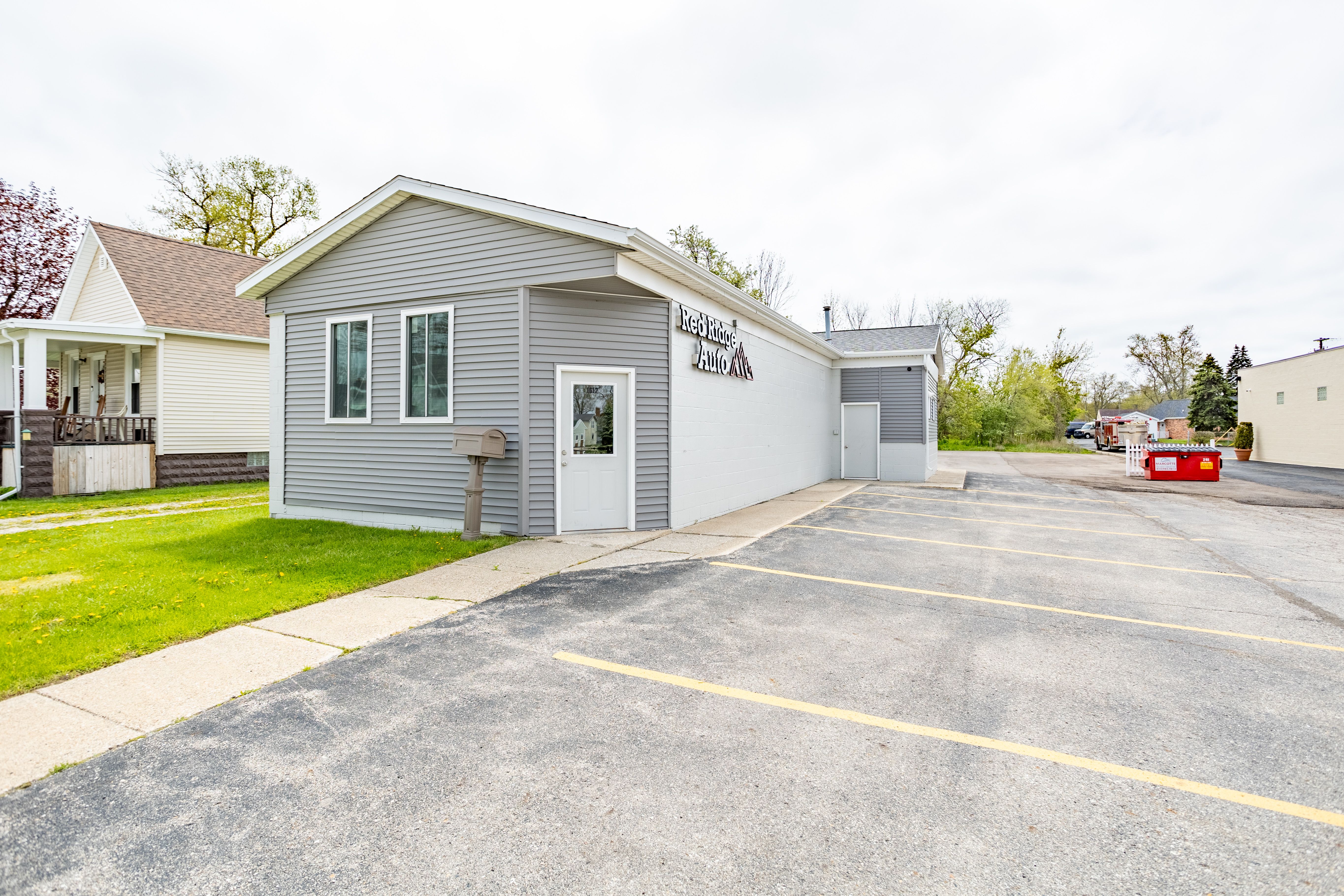 1612 LAPEER Avenue