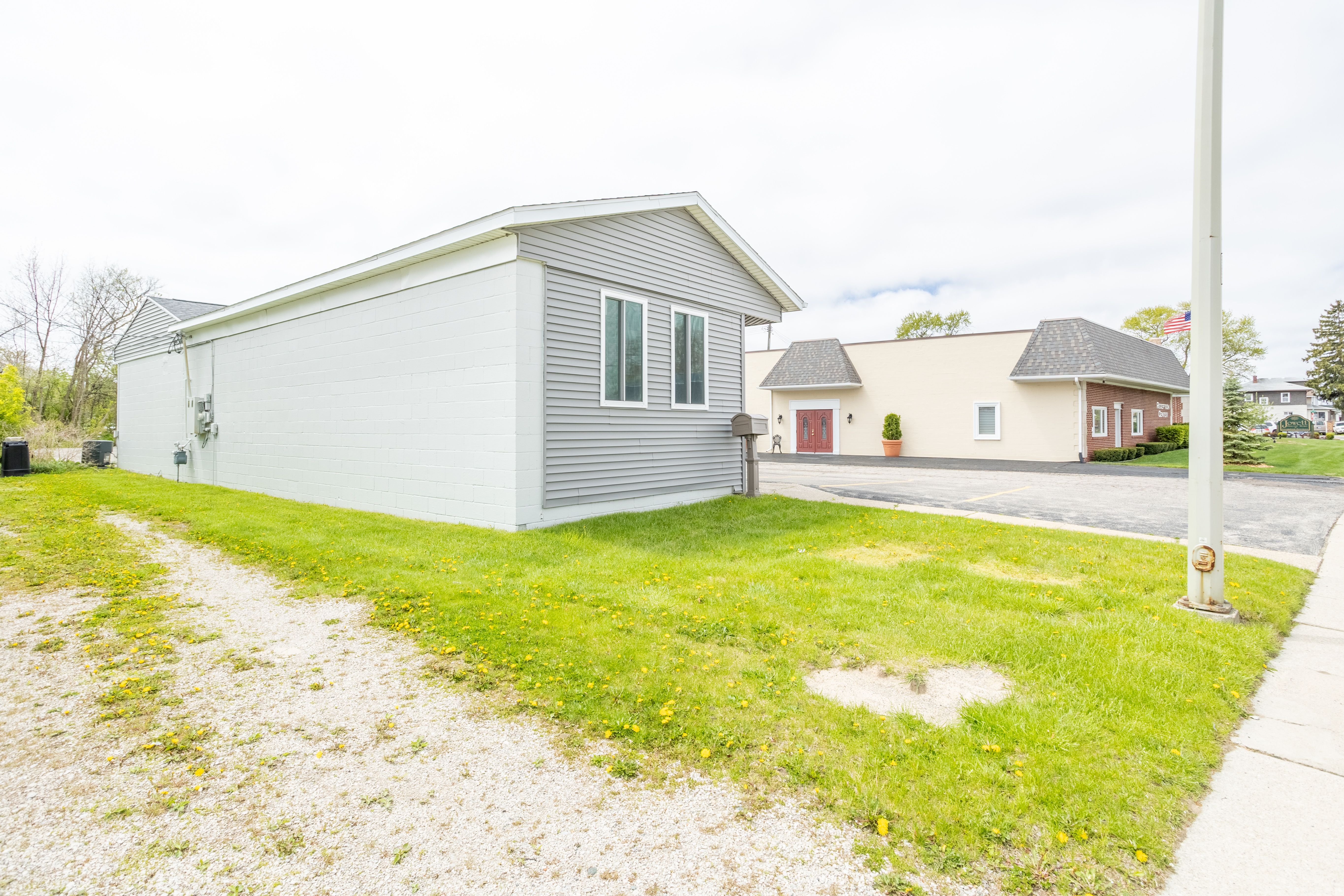 1612 LAPEER Avenue