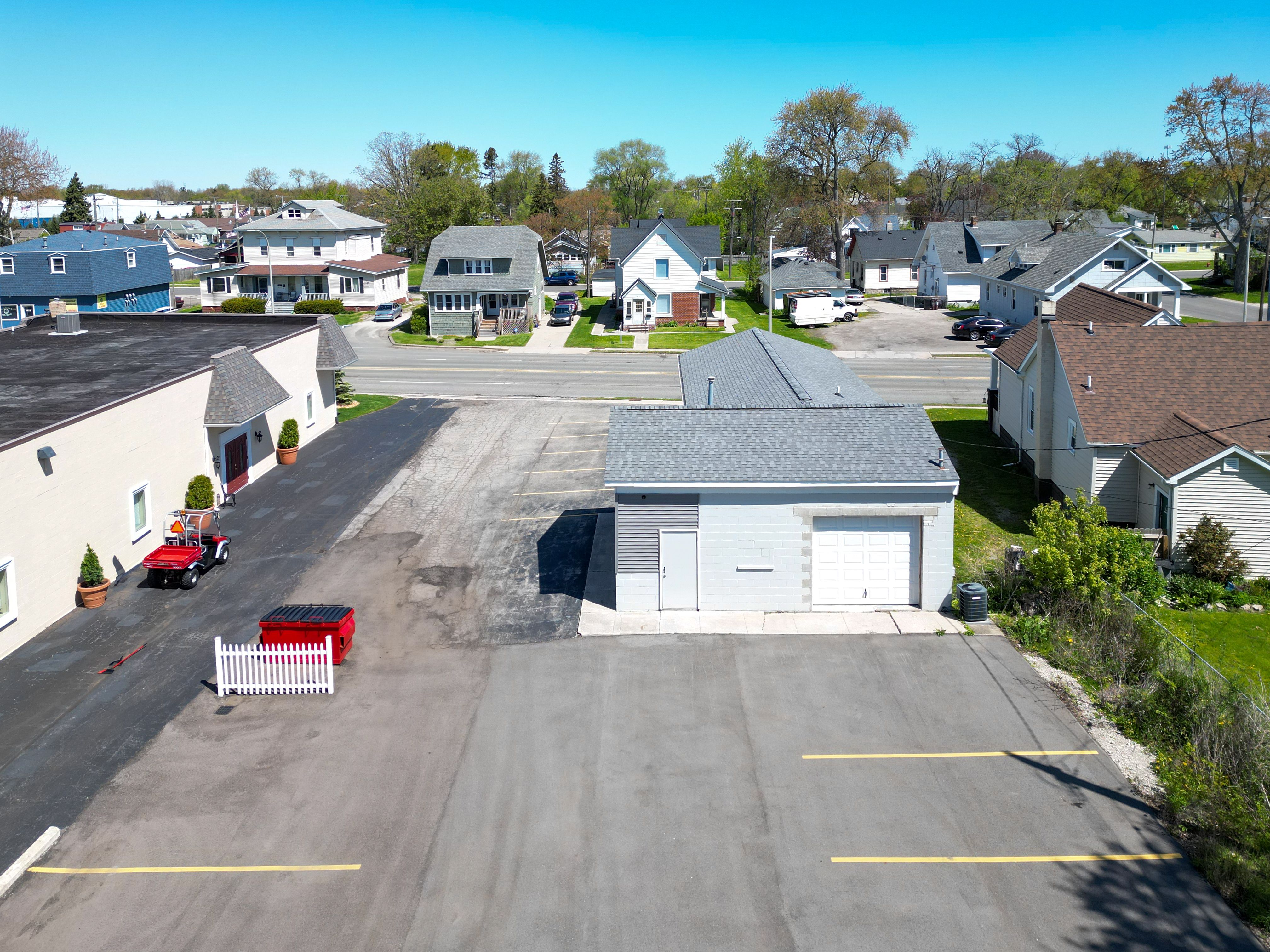 1612 LAPEER Avenue