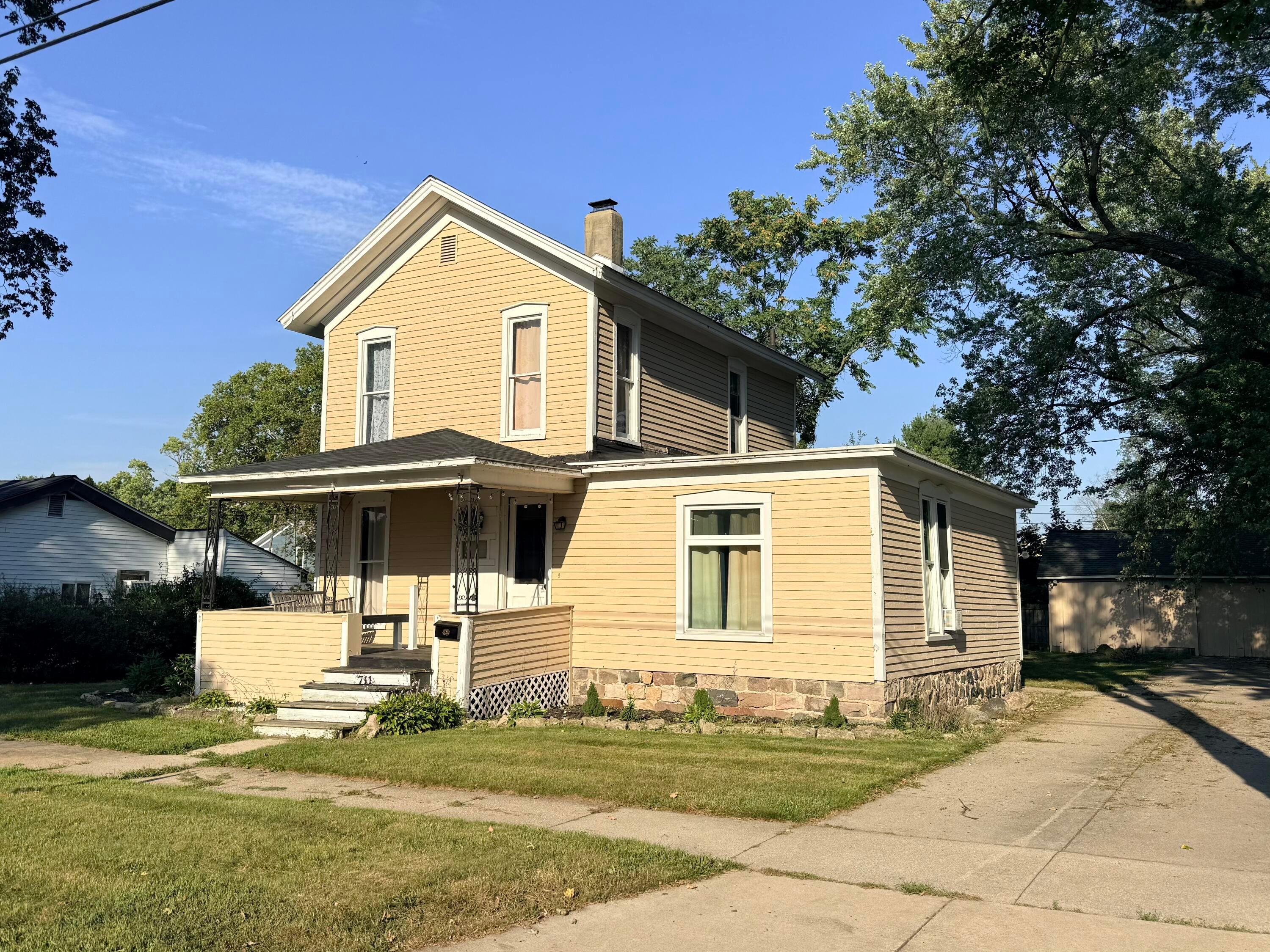 711 Maple Street