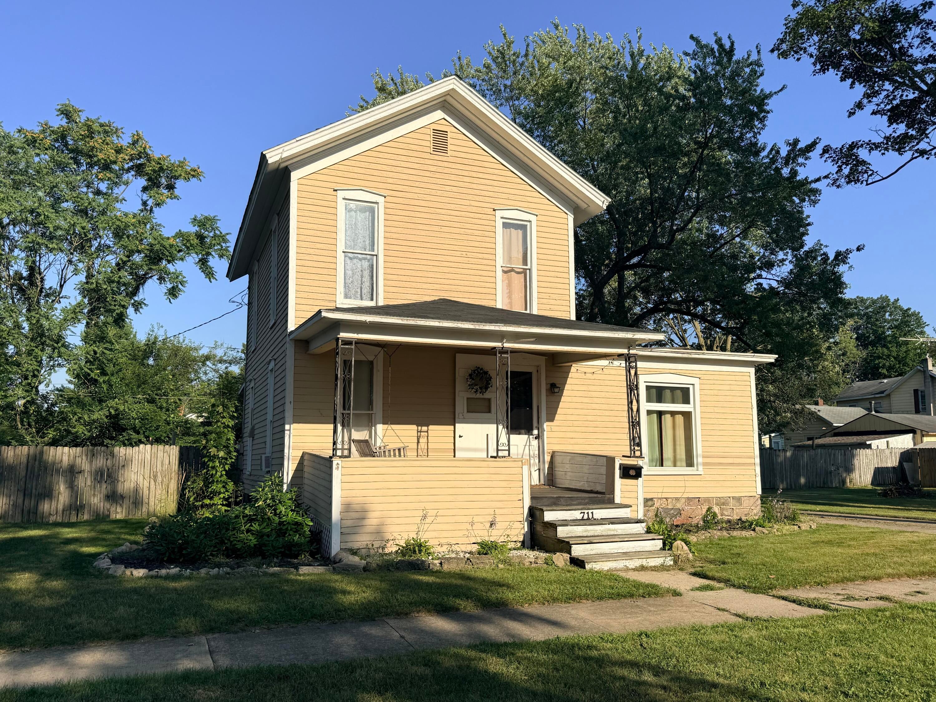 711 Maple Street