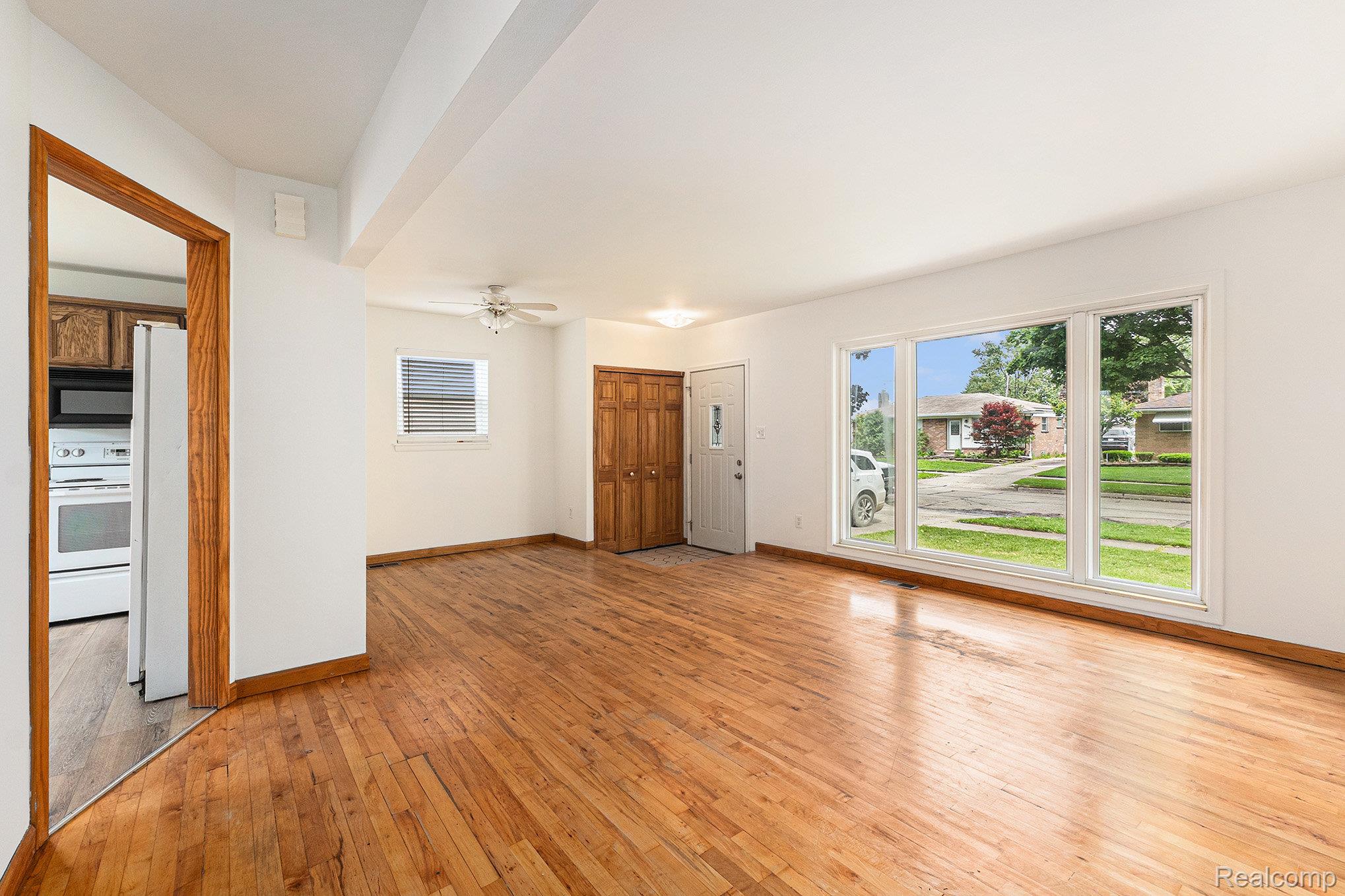 Warren City, Michigan 48089, United States, 3 Bedrooms Bedrooms, ,2 BathroomsBathrooms,Residential,Active,141533