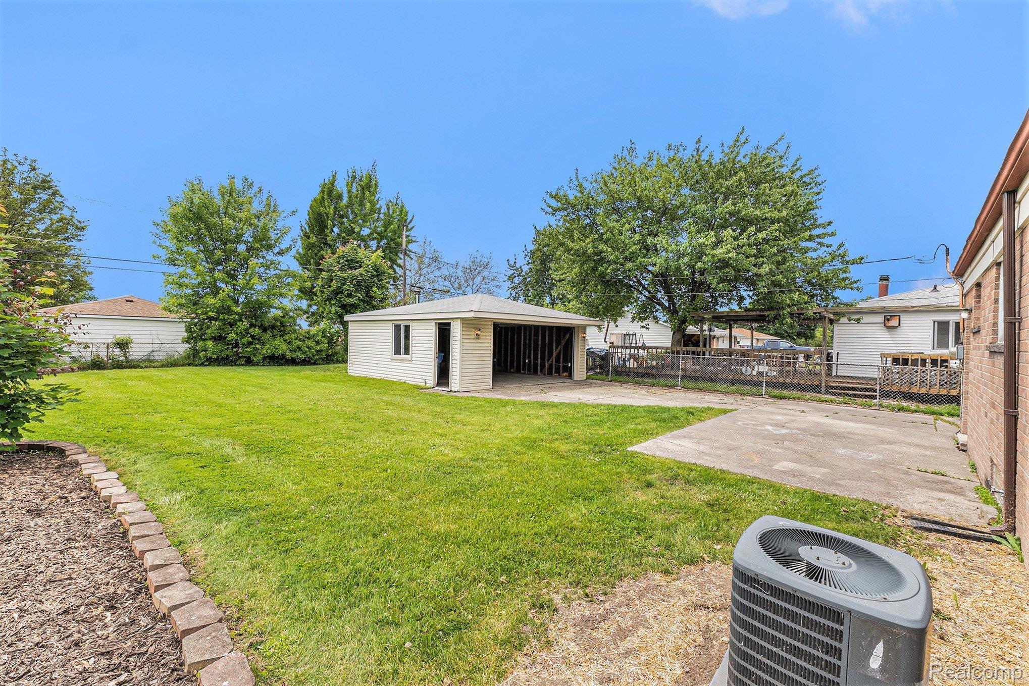 Warren City, Michigan 48089, United States, 3 Bedrooms Bedrooms, ,2 BathroomsBathrooms,Residential,Active,141533